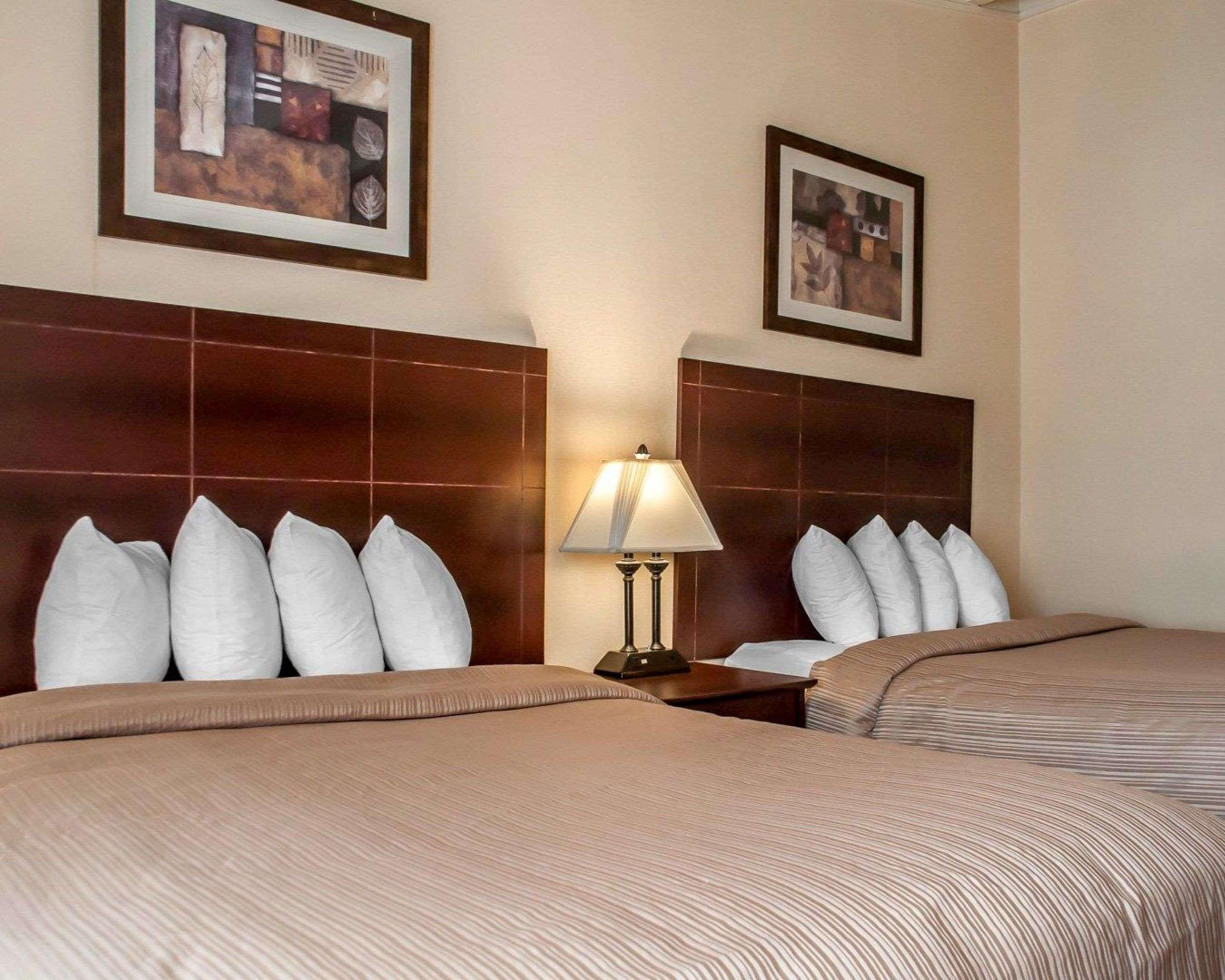 Quality Inn Airport Cheektowaga Eksteriør bilde