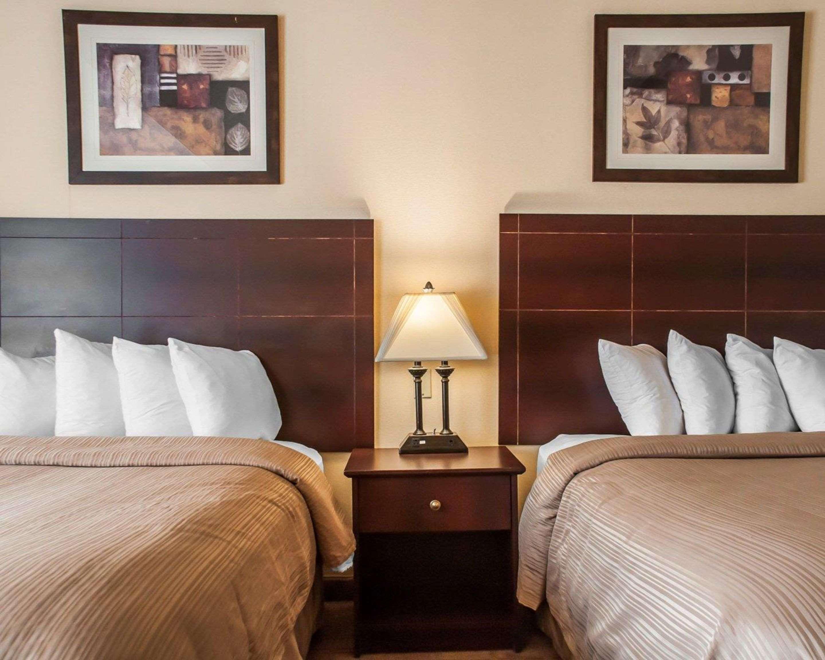 Quality Inn Airport Cheektowaga Eksteriør bilde