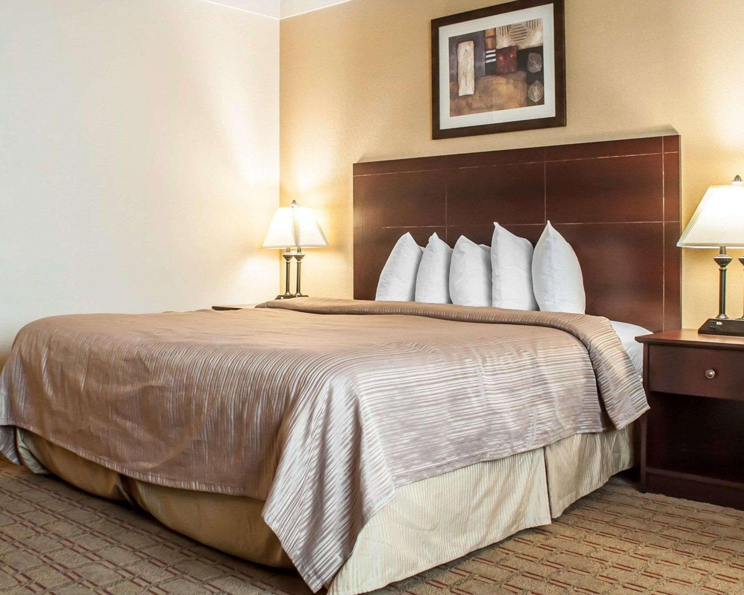 Quality Inn Airport Cheektowaga Eksteriør bilde