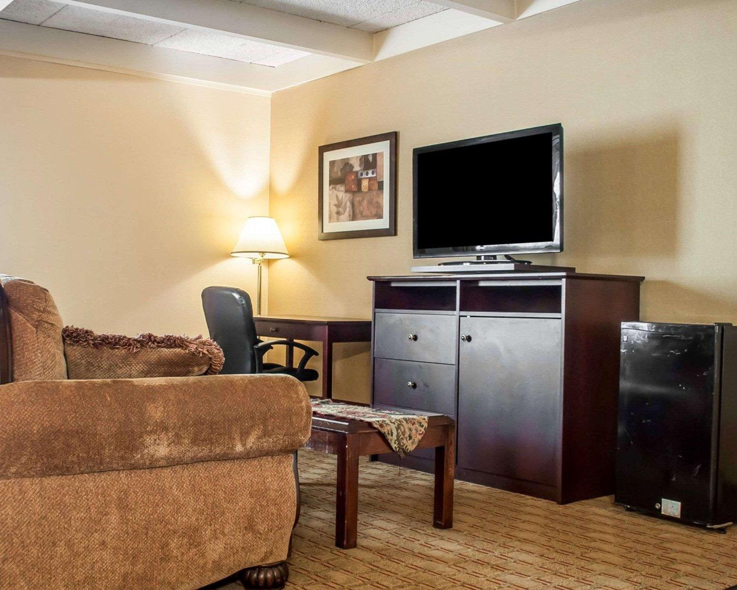 Quality Inn Airport Cheektowaga Eksteriør bilde