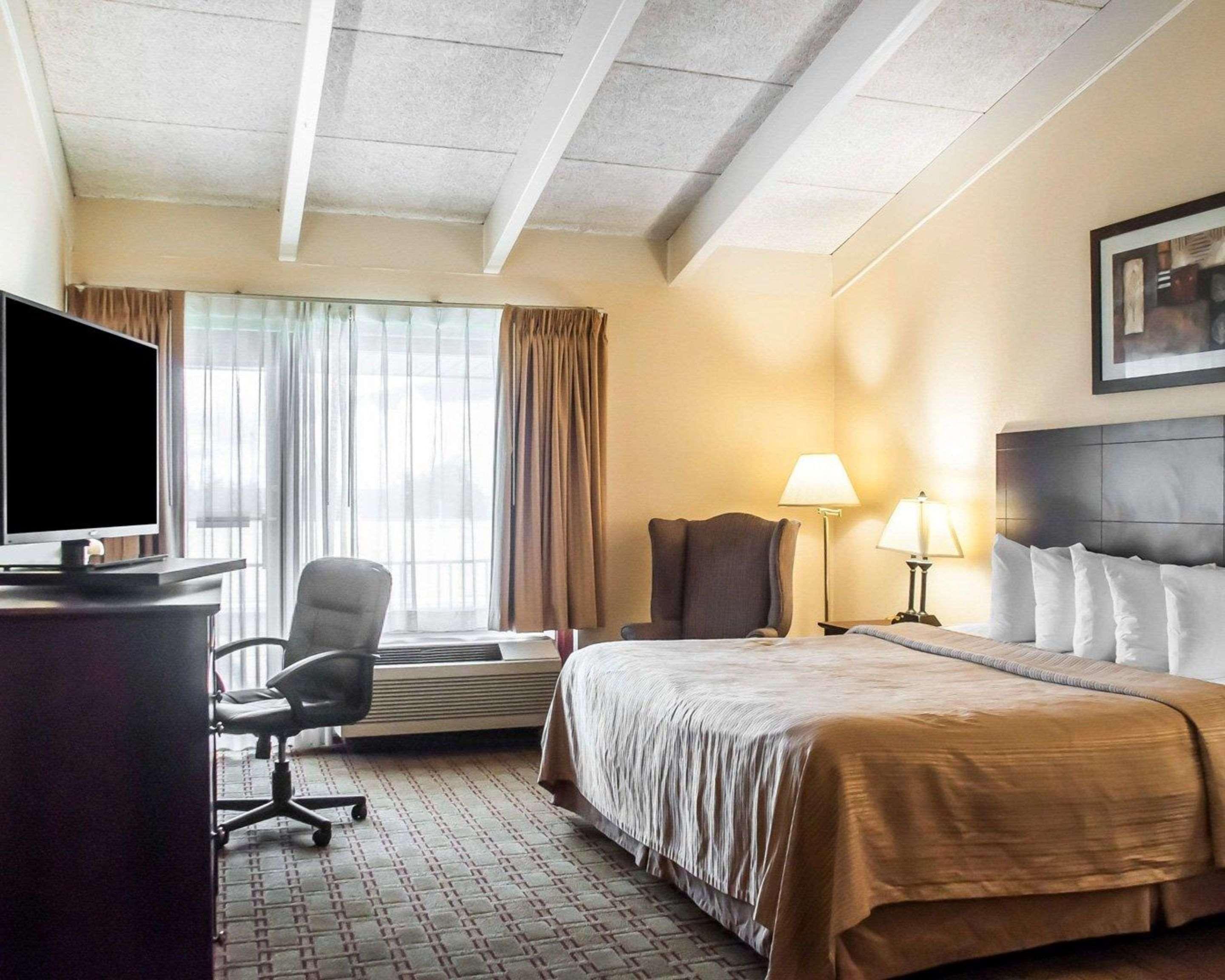 Quality Inn Airport Cheektowaga Eksteriør bilde