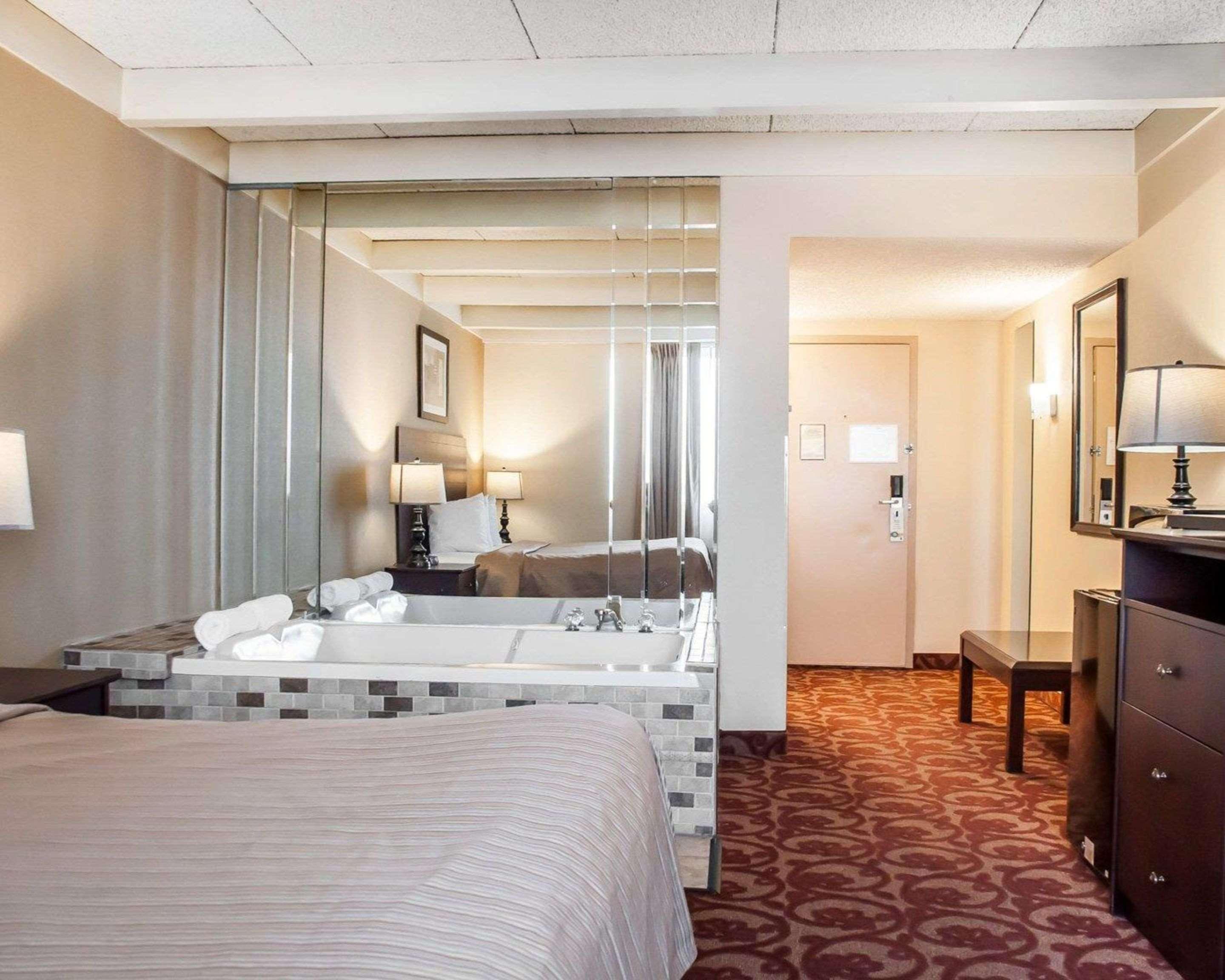 Quality Inn Airport Cheektowaga Eksteriør bilde