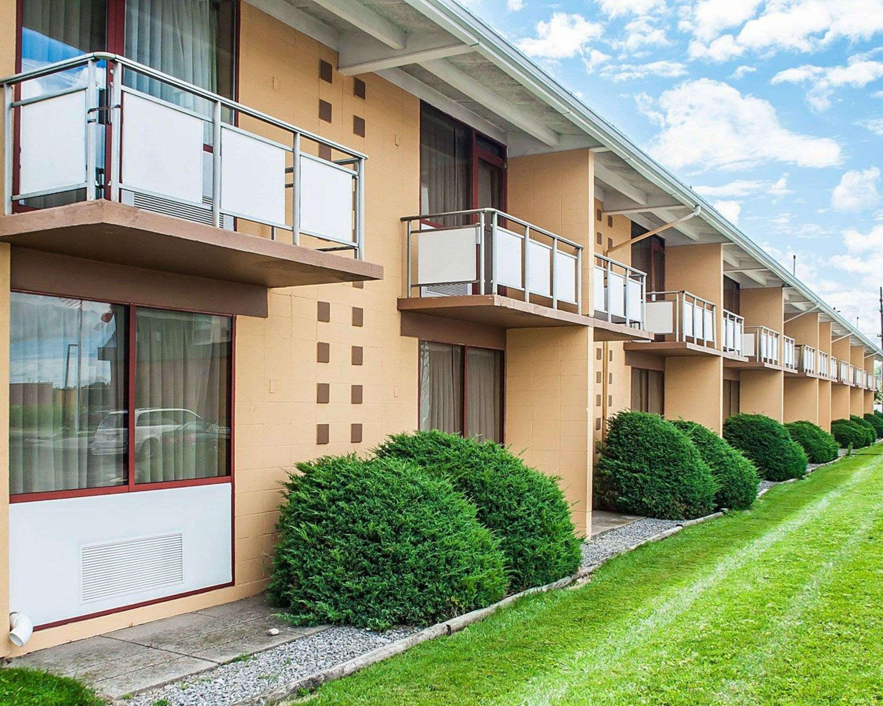 Quality Inn Airport Cheektowaga Eksteriør bilde