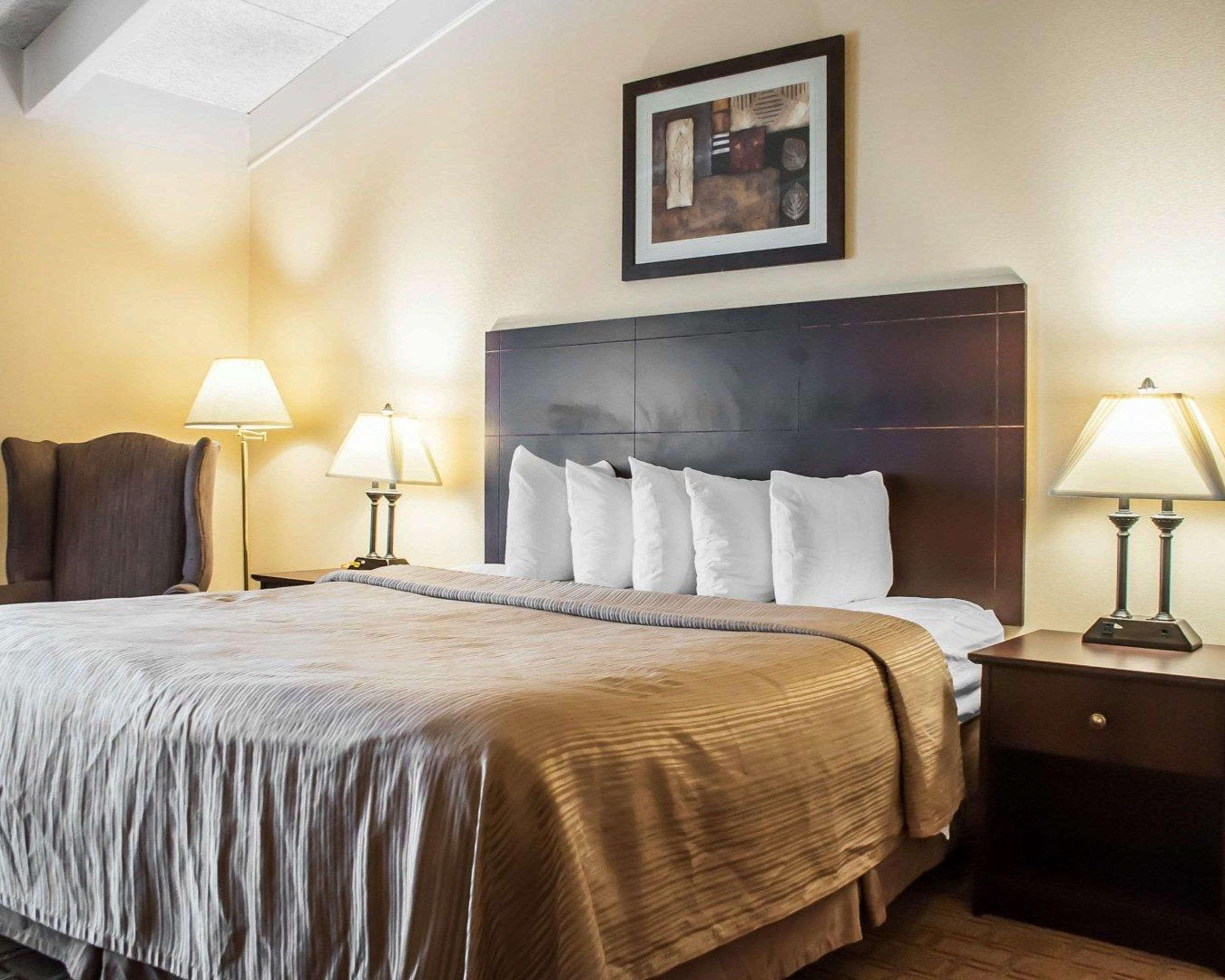 Quality Inn Airport Cheektowaga Eksteriør bilde