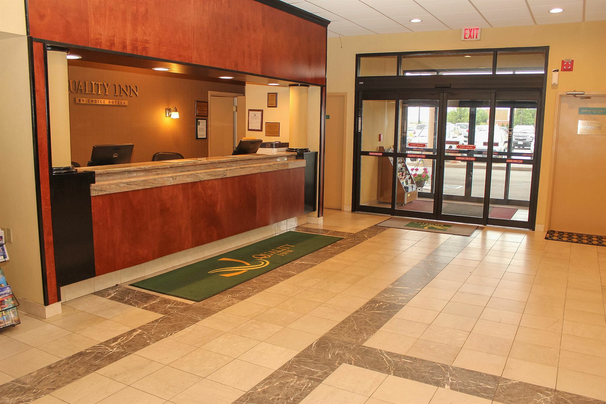 Quality Inn Airport Cheektowaga Eksteriør bilde